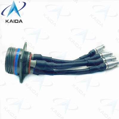 Se trata de una serie de tres conectores circulares de cuatro pines femeninos de cuadráx D38999/20WF04SFNC110
