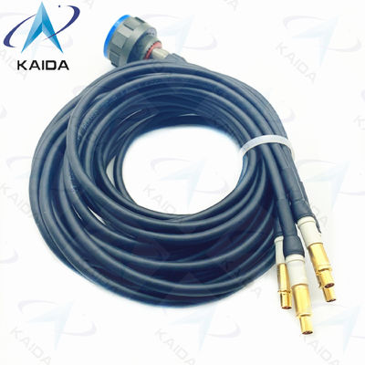 Se trata de un conector de enchufe de la serie III con contacto masculino cuádrico D38999/26WF04PFNC110