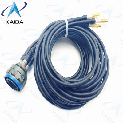 Se trata de un conector de enchufe de la serie III con contacto masculino cuádrico D38999/26WF04PFNC110