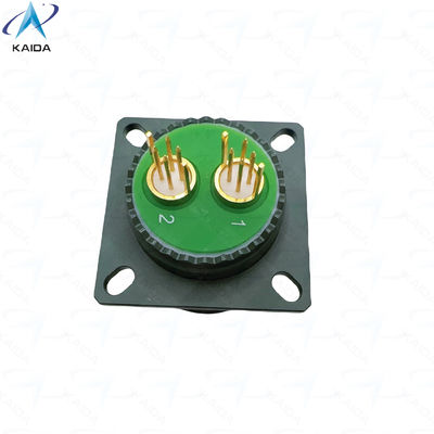 En el caso de los productos de la serie D38999, los contactos de los receptores de PCB cuadráx de cadmio verde oliva 8D0C17W82PN