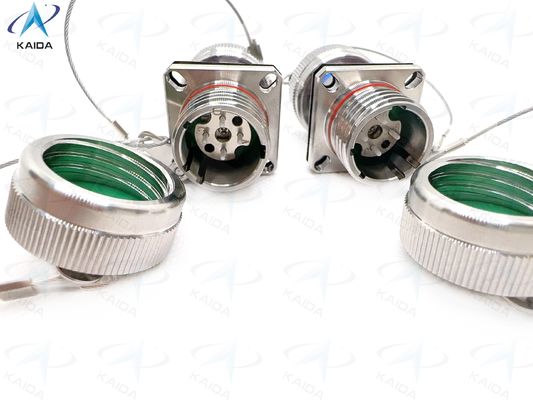 Conectores de fibra óptica colgantes con terminación de soldadura y montado en el recipiente hermético.J599A8 20KC04C1N-S.
